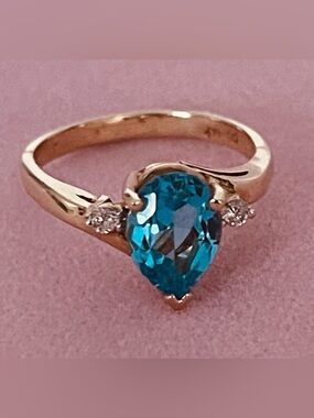 14K P/ CID Ring with Blue Pear Topaz/ 2 Small Diamonds Size 6 1/2 Vintage/Estate